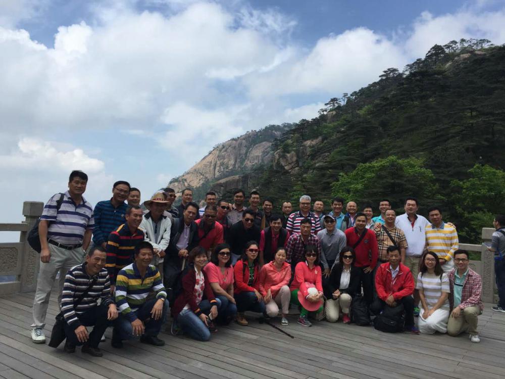 1571891447317016.jpg 3大沥高尔夫球协会2016年黄山高球活动合影.jpg